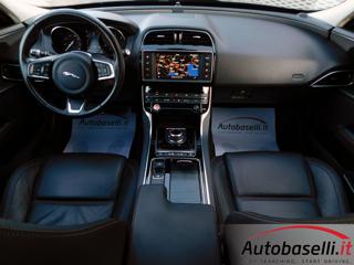 JAGUAR XE usata, con Sistema di navigazione