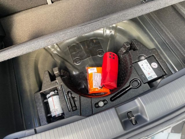 VOLKSWAGEN T-Roc usata, con Isofix