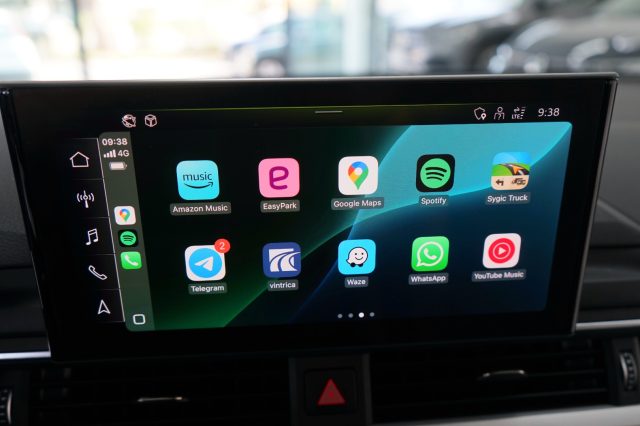 AUDI A4 usata, con Park Distance Control