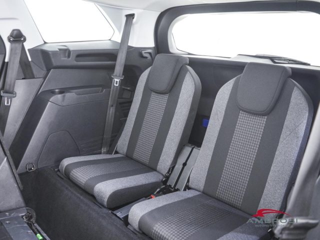 PEUGEOT 5008 usata 10