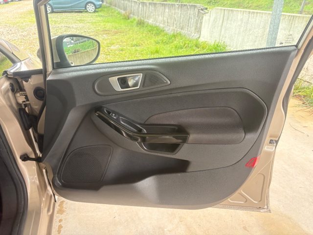 FORD Fiesta usata, con MP3