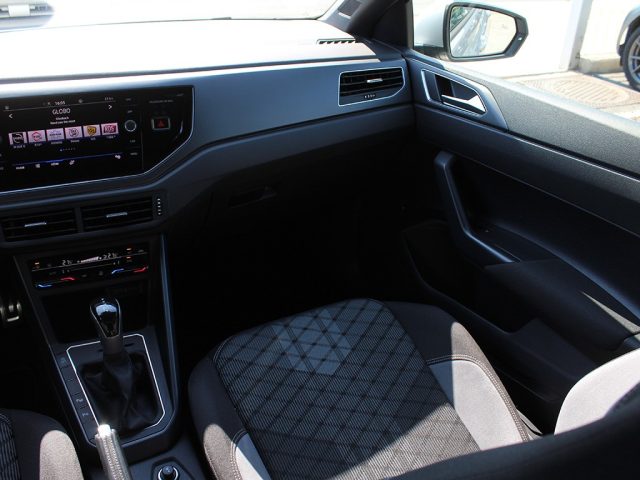 VOLKSWAGEN Polo usata, con USB