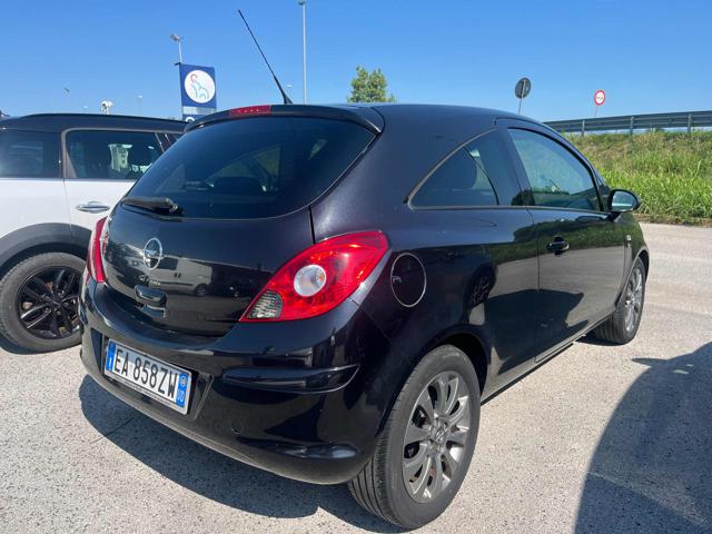 OPEL Corsa usata, con Airbag laterali