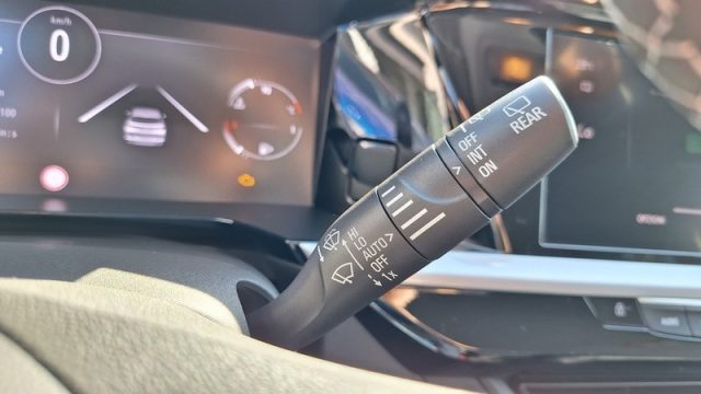 OPEL Grandland usata, con Touch screen