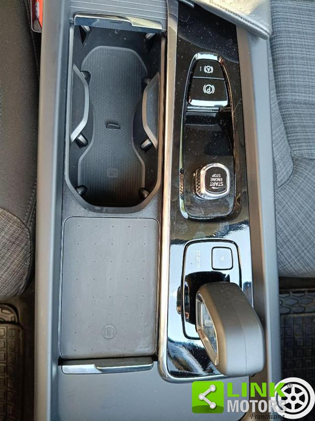 VOLVO XC60 usata, con Telecamera per parcheggio assistito