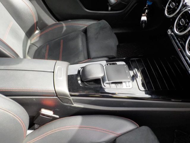 MERCEDES-BENZ CLA 180 usata, con Luci diurne LED