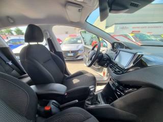 PEUGEOT 208 usata, con Luci diurne