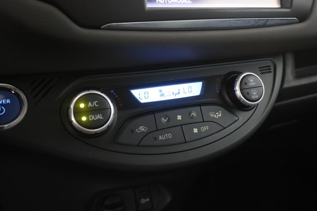 TOYOTA Yaris usata 9