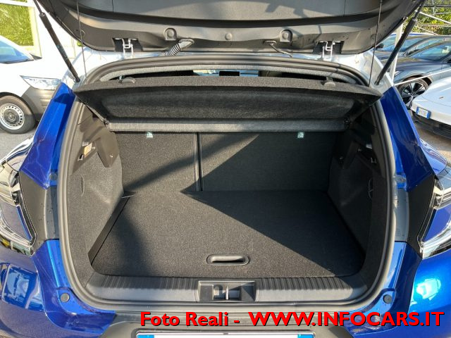 RENAULT Captur usata, con USB