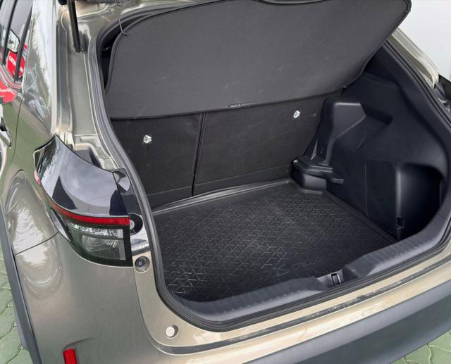 TOYOTA Yaris Cross usata, con Sistema di navigazione