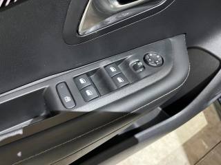 PEUGEOT 208 usata, con Park Distance Control