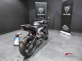 TRIUMPH Daytona 660 usata 2