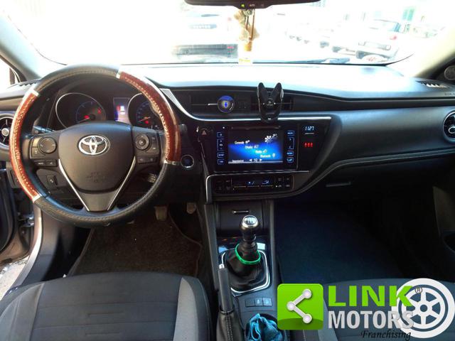 TOYOTA Auris usata, con USB