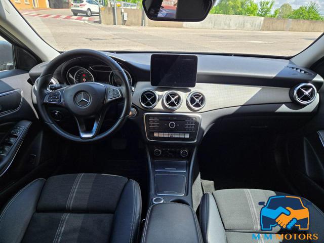 MERCEDES-BENZ GLA 180 usata 18