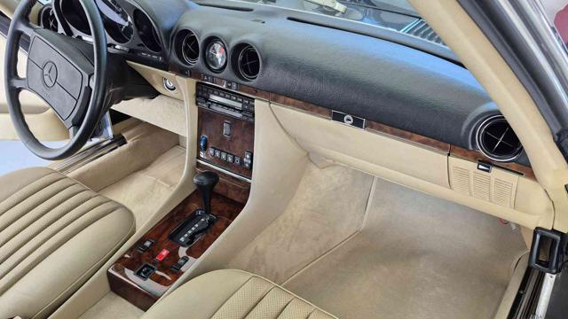 MERCEDES-BENZ SL 560 usata, con Cerchi in lega