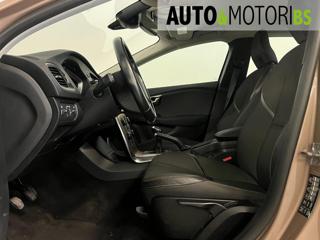 VOLVO V40 Cross Country usata, con Chiusura centralizzata