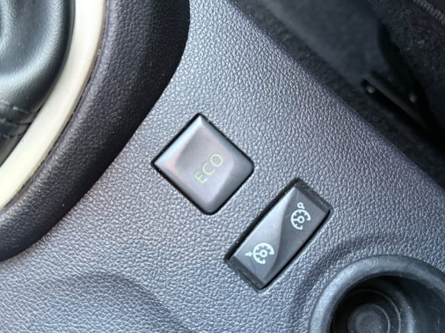 RENAULT Captur usata 19