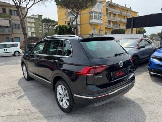 VOLKSWAGEN Tiguan usata, con Autoradio