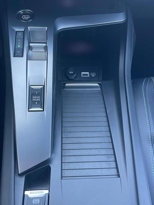 PEUGEOT 308 usata, con Sedile posteriore sdoppiato