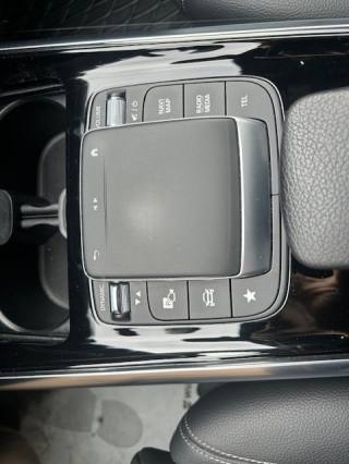 MERCEDES-BENZ GLA 200 usata, con Touch screen