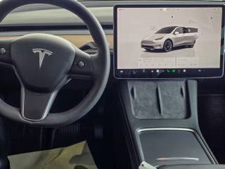 TESLA Model Y usata, con Boardcomputer