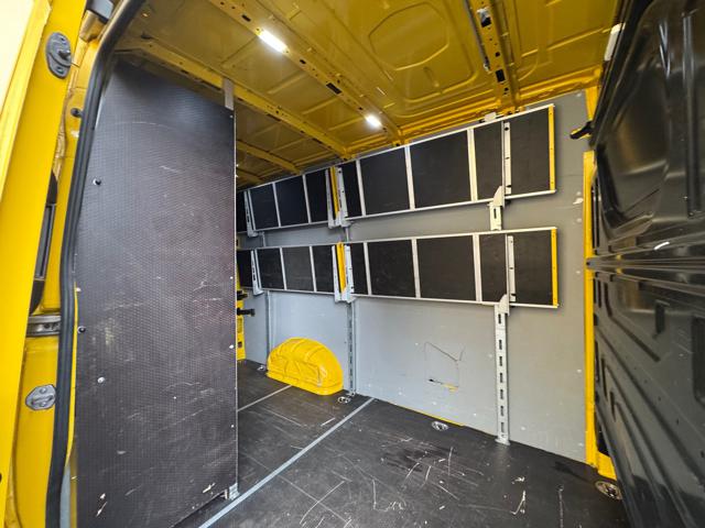 VOLKSWAGEN Crafter usata, con Alzacristalli elettrici