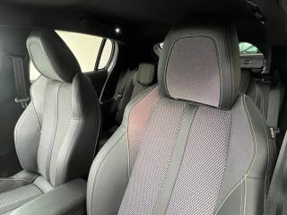 PEUGEOT 208 usata, con Sensori di parcheggio anteriori