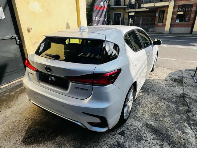 LEXUS CT 200h usata, con Autoradio