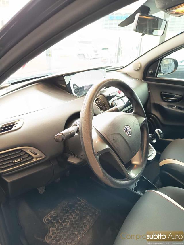 LANCIA Ypsilon usata, con Servosterzo