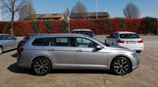 VOLKSWAGEN Passat Variant usata, con Alzacristalli elettrici