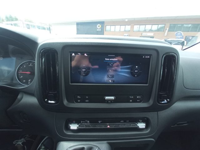 MERCEDES-BENZ Vito usata, con Bluetooth