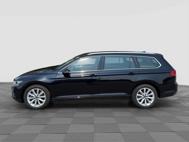 VOLKSWAGEN Passat usata 1