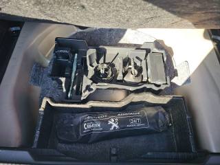 PEUGEOT 2008 usata, con Fari LED