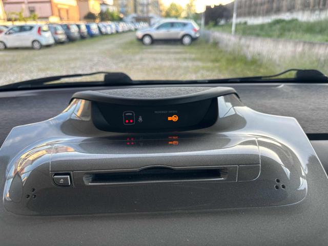 TOYOTA iQ usata, con Airbag testa