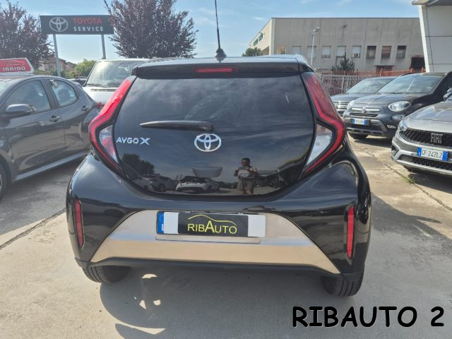 TOYOTA Aygo X usata, con Autoradio