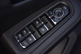 PORSCHE Macan usata, con Park Distance Control