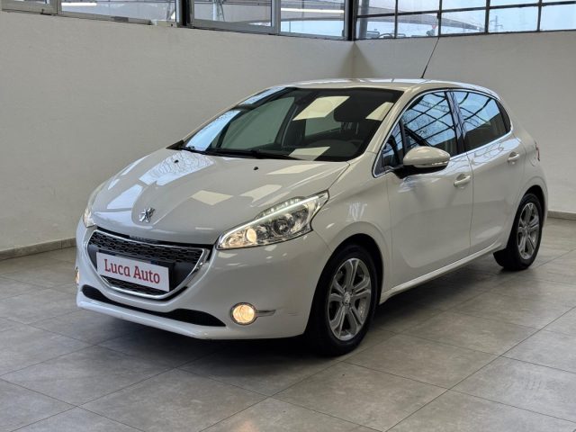 PEUGEOT 208 usata, con Airbag