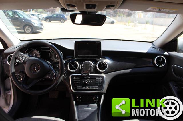 MERCEDES-BENZ CLA 180 usata, con Leve al volante