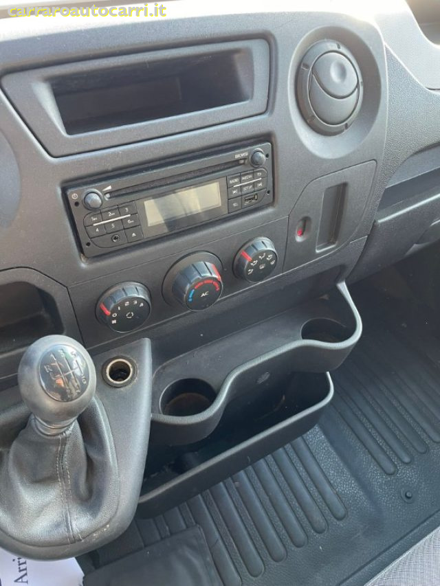 NISSAN NV400 usata, con Bluetooth