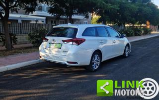 TOYOTA Auris usata, con Airbag