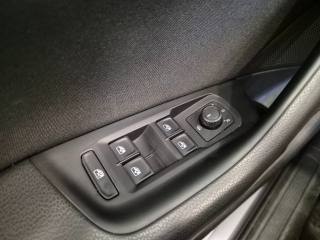 VOLKSWAGEN Passat Variant usata, con MP3