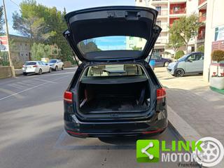 VOLKSWAGEN Passat Variant usata, con USB
