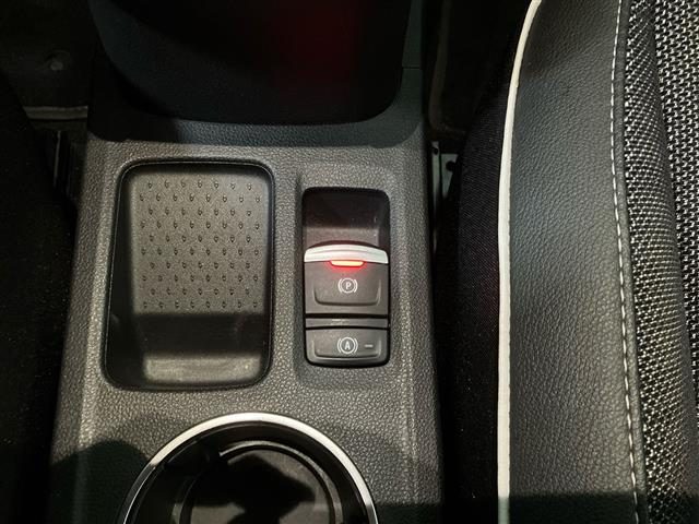 RENAULT Captur usata, con Hill holder