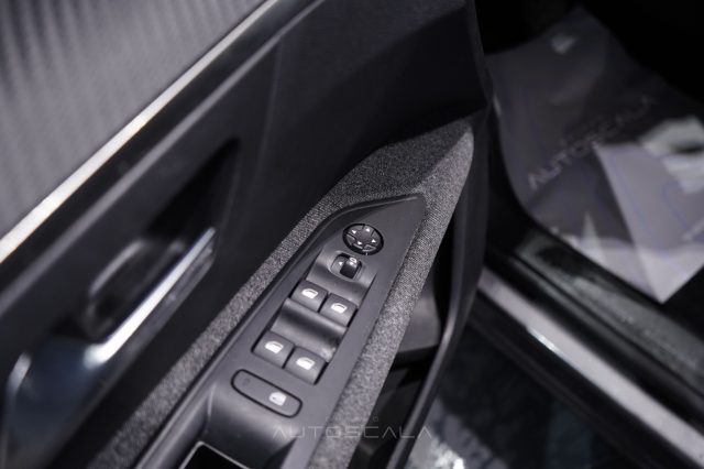 PEUGEOT 3008 usata, con Airbag Passeggero