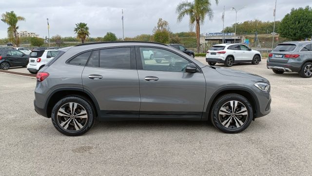 MERCEDES-BENZ GLA 200 usata, con Climatizzatore