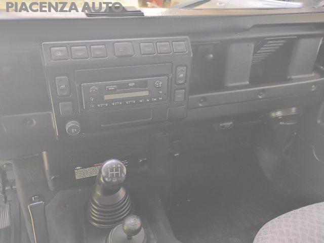 LAND ROVER Defender usata, con Lettore CD