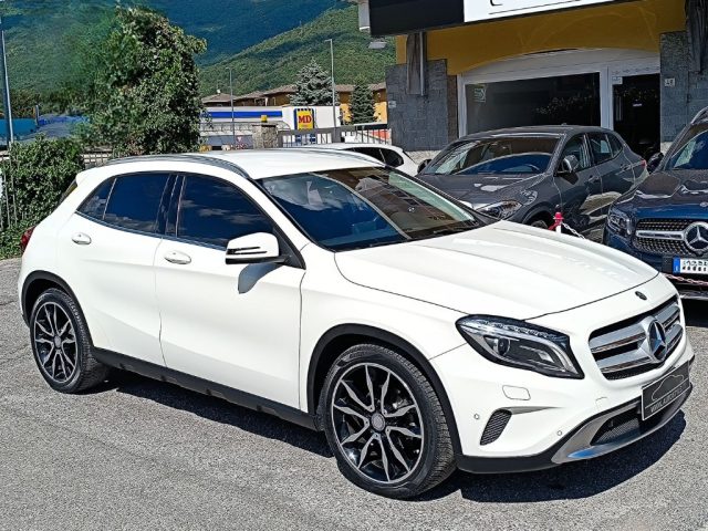 MERCEDES-BENZ GLA 200 usata, con Park Distance Control