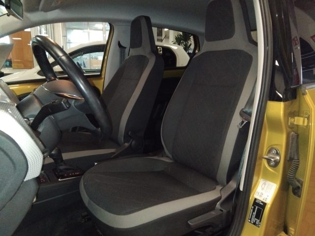 VOLKSWAGEN up! usata, con ESP