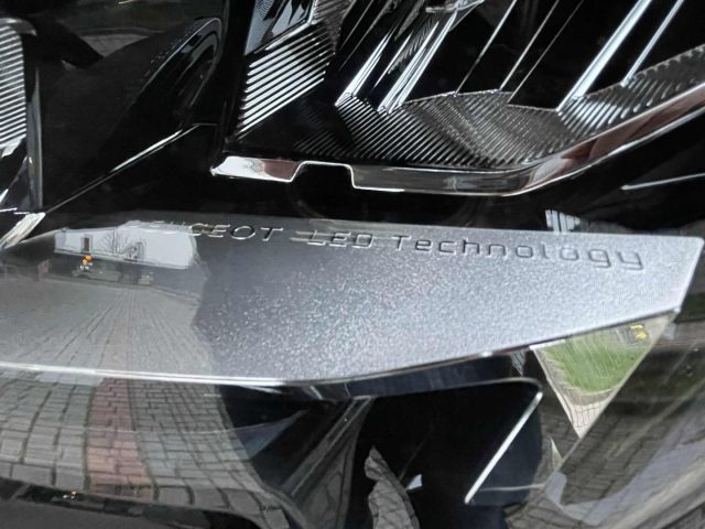 PEUGEOT 5008 usata, con Bluetooth