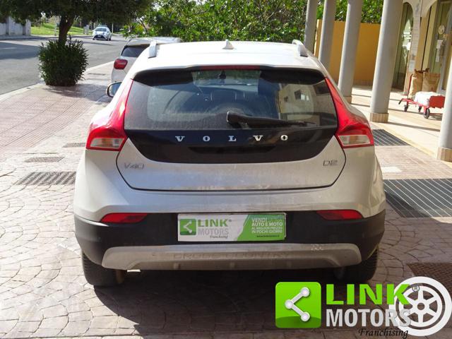 VOLVO V40 Cross Country usata, con Alzacristalli elettrici